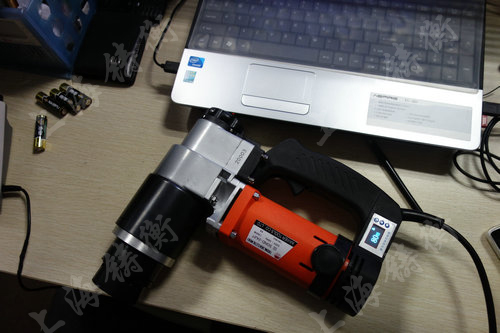 數顯電動扭矩扳手