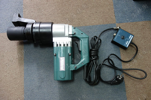 電動定扭矩扳手