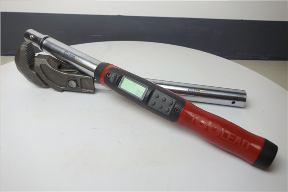 力矩扳手檢測直螺紋鋼筋套筒