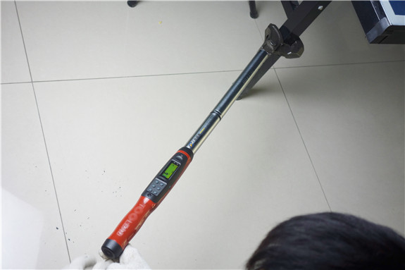 力矩扳手檢測直螺紋鋼筋套筒