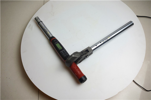 力矩扳手檢測直螺紋鋼筋套筒