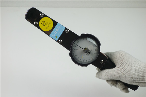 �z�y��˨�D�ض๦�ܔ��@ʽ100N.mСŤ�؜y������